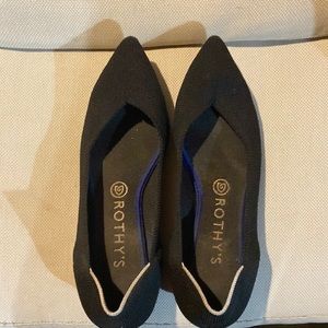 Rothy's pointed flats W8 black